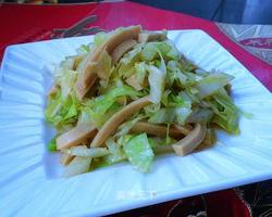 肉肠圆白菜