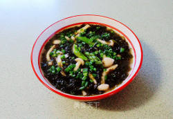 紫菜芦芛白玉菇汤