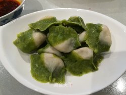 白菜果仁饺子