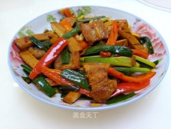 青蒜香干炒肉片