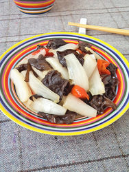 炒黑白菜