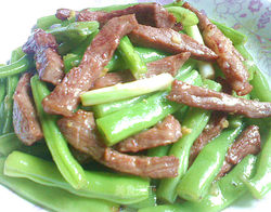 家常菜—肉条炒龙牙豆