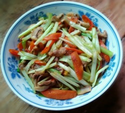 韭黄草菇炒肉