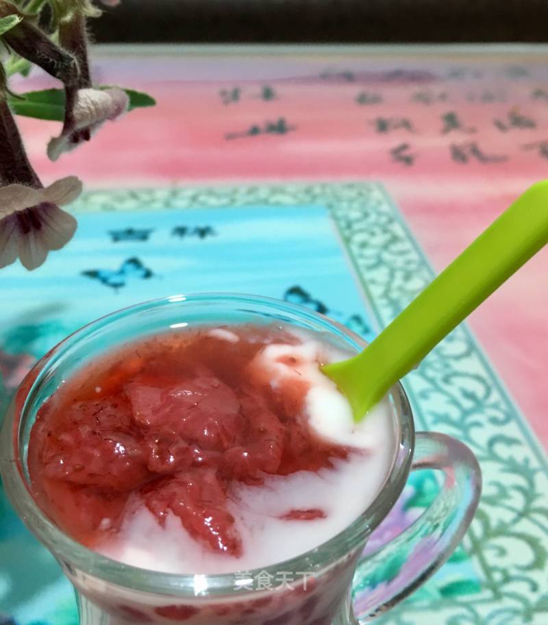 夏日饮品～～冰果酱拌酸奶