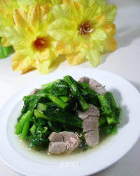 瘦肉片炒油菜蕻