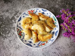 香椿豆干粉条煎饺