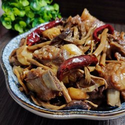 排骨焖茶树菇