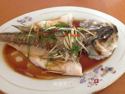 清蒸鲈鱼