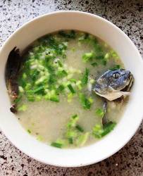 纯白鲫鱼汤