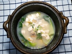 鱼鳍豆腐汤