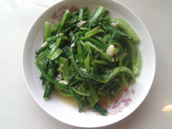 蒜茸油麦菜