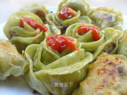 火爆网络的玫瑰花饺子