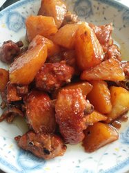 土豆炖鸡翅
