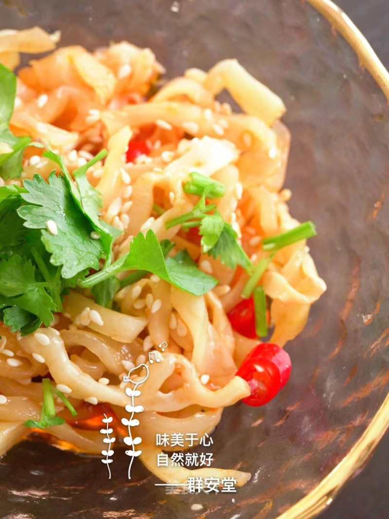 鱼胶新吃法！美味的凉拌鱼胶丝~