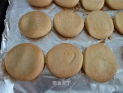 蛋香小圆饼干---用植物油也可以做出酥松饼干