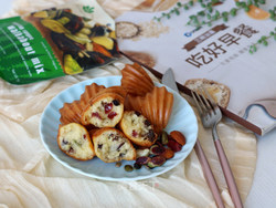 坚果玛德琳蛋糕