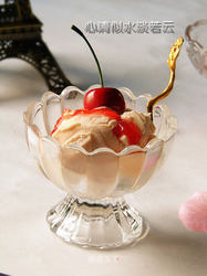 李子果酱冰淇淋