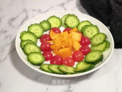 水果蔬菜拼盘沙拉