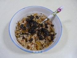 看韩剧学韩式料理——韩式泡菜海苔炒饭