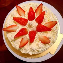 草莓奶油夹心蛋糕