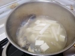 萝卜丝豆腐鲫鱼汤