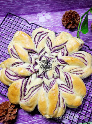 #柏翠大赛#紫薯大开花造型面包