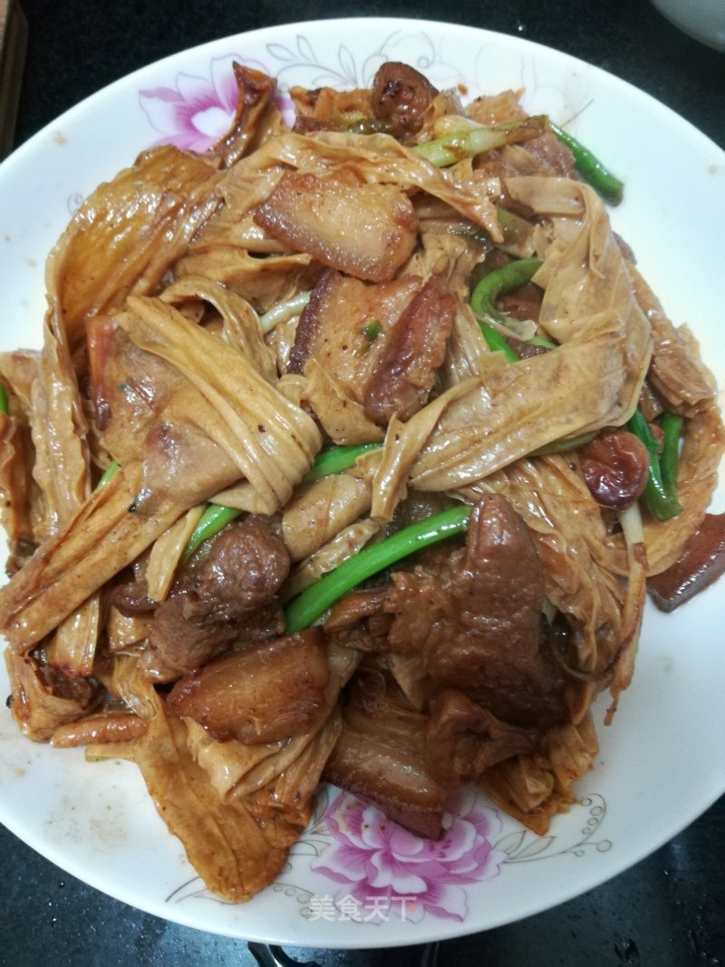 松茸菇猪肉焖腐竹