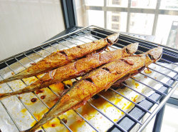 香烤秋刀鱼