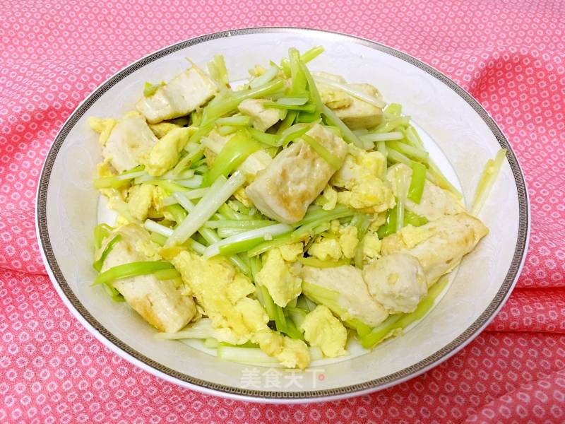 【广东】清炒鸡蛋豆腐韭黄