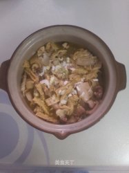 冻豆腐腐竹煲五花肉
