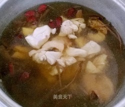 茶树菇煲肉汤