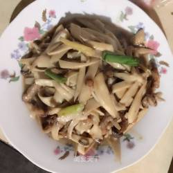 杏鲍菇炒肉丝