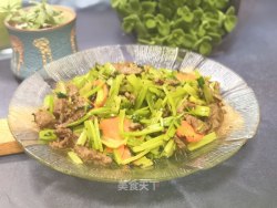 牛肉胡萝卜炒芹菜