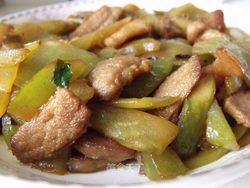 莴笋干煸肉片
