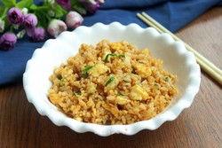 酱油蛋炒饭