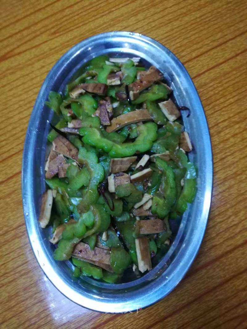 苦瓜炒香干