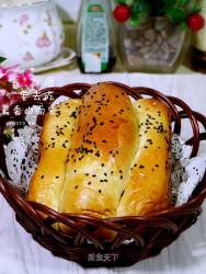 面包机版一一烤肠面包卷