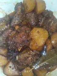 土豆烧排骨