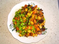 腊肉炒杂蔬
