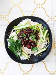 肉丁炸酱面