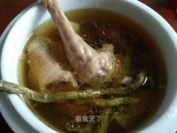 枫斗炖鸽