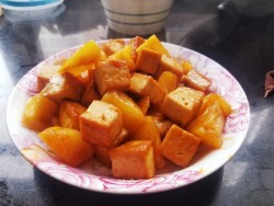 “豆腐”菠萝咕老豆腐