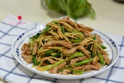 牛肉青蒜豆腐丝