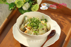 红油荠菜馄饨