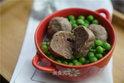 豌豆煮牛肉丸