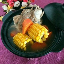 胡萝卜玉米大骨汤