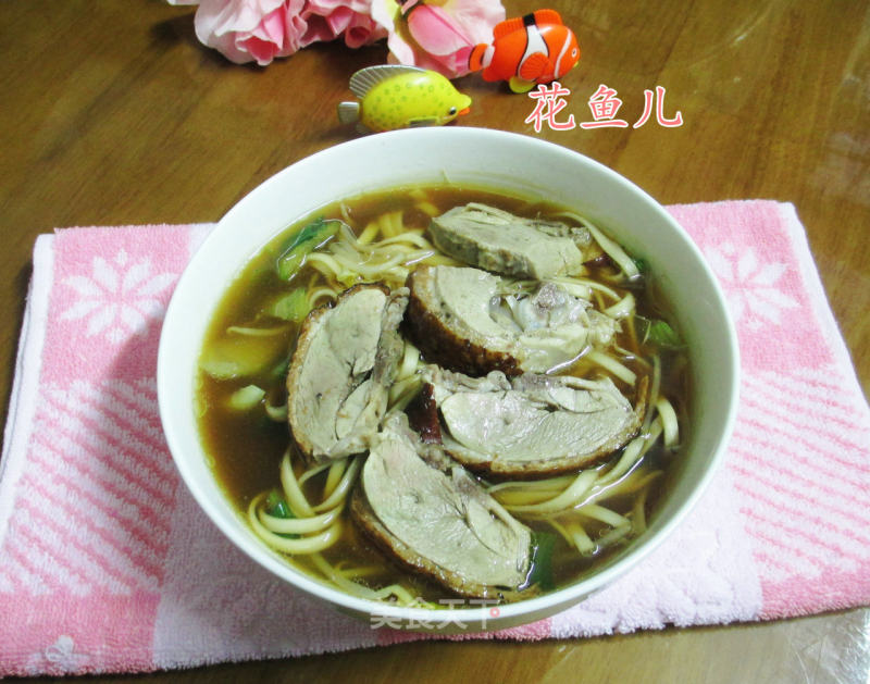 绿豆芽青菜烧鸭面