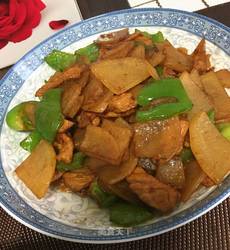 土豆青椒炒肉片