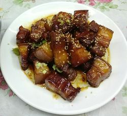 砂锅红烧肉