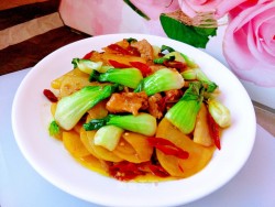 肉炒油菜心土豆片